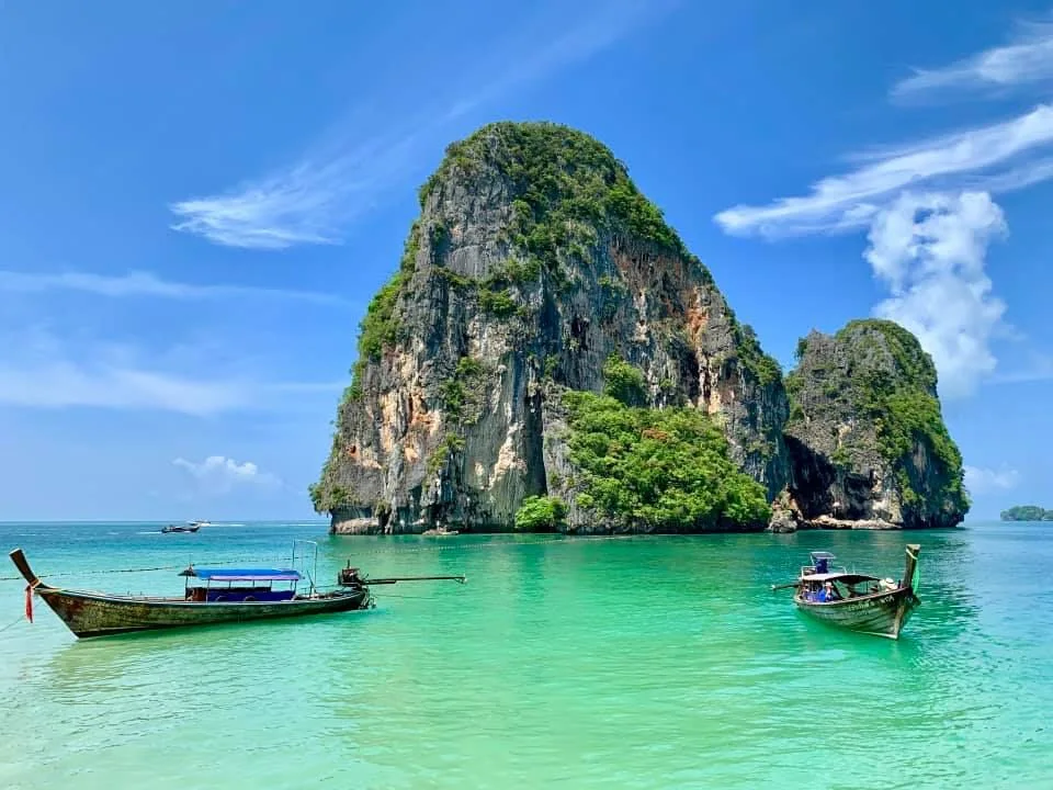Krabi's Signature 4-Island Long-Tail Boat Tour: A Tropical Escape